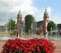 Kirchplatz mit Springbrunnen in Freudenstadt