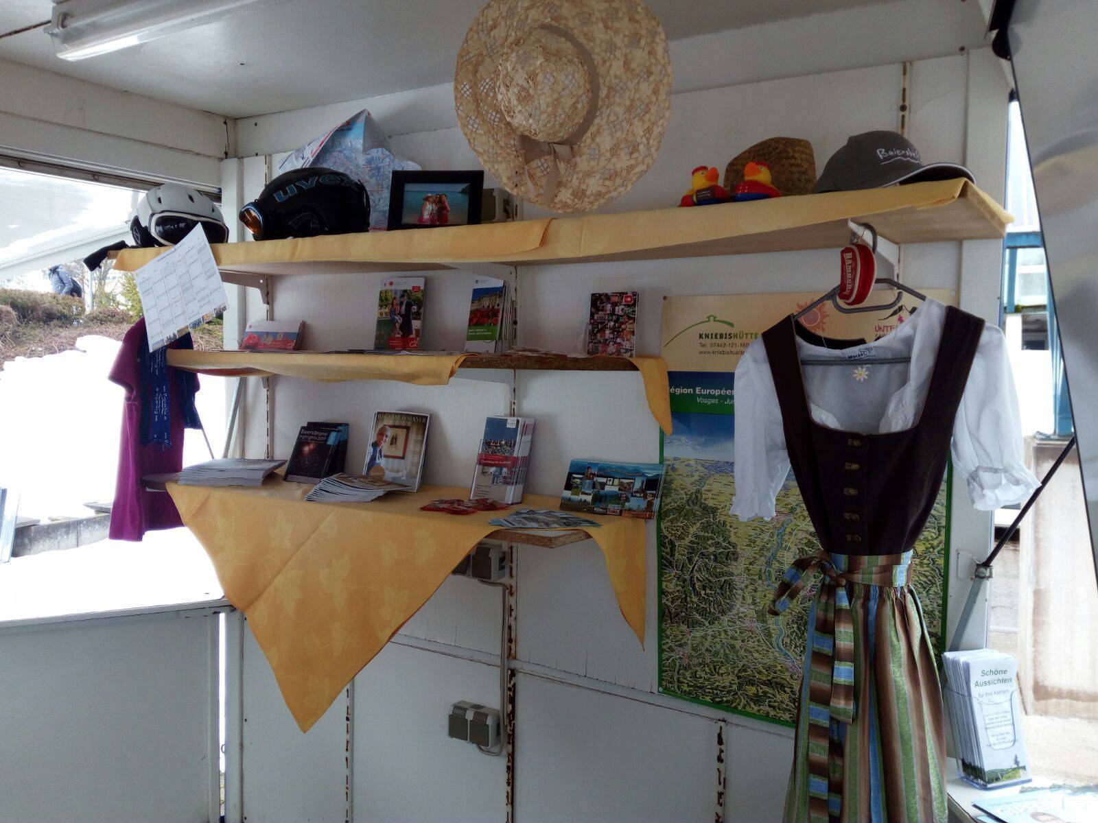 Unsere Azubis Hannah und Laura Symbolfoto