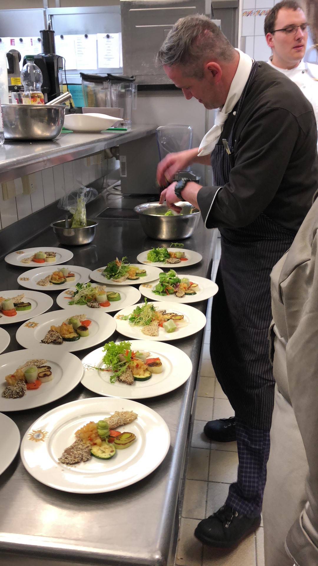 basenfasten - regionales Meeting mit einer Kücheninspiration und basenfasten Guest Manager-Schulung Symbolfoto