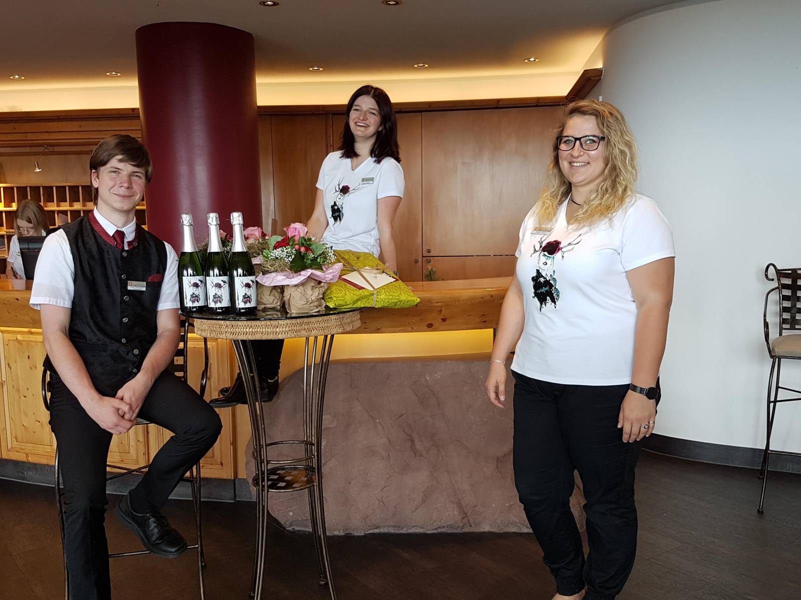 Herzlichen Glückwunsch an unsere Prüflinge Symbolfoto