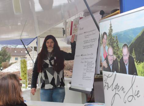 Unsere Azubis Hannah und Laura Symbolfoto