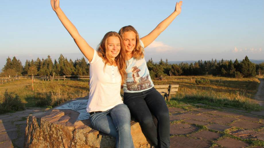 FREUNDE WERBEN FREUNDE Symbolfoto